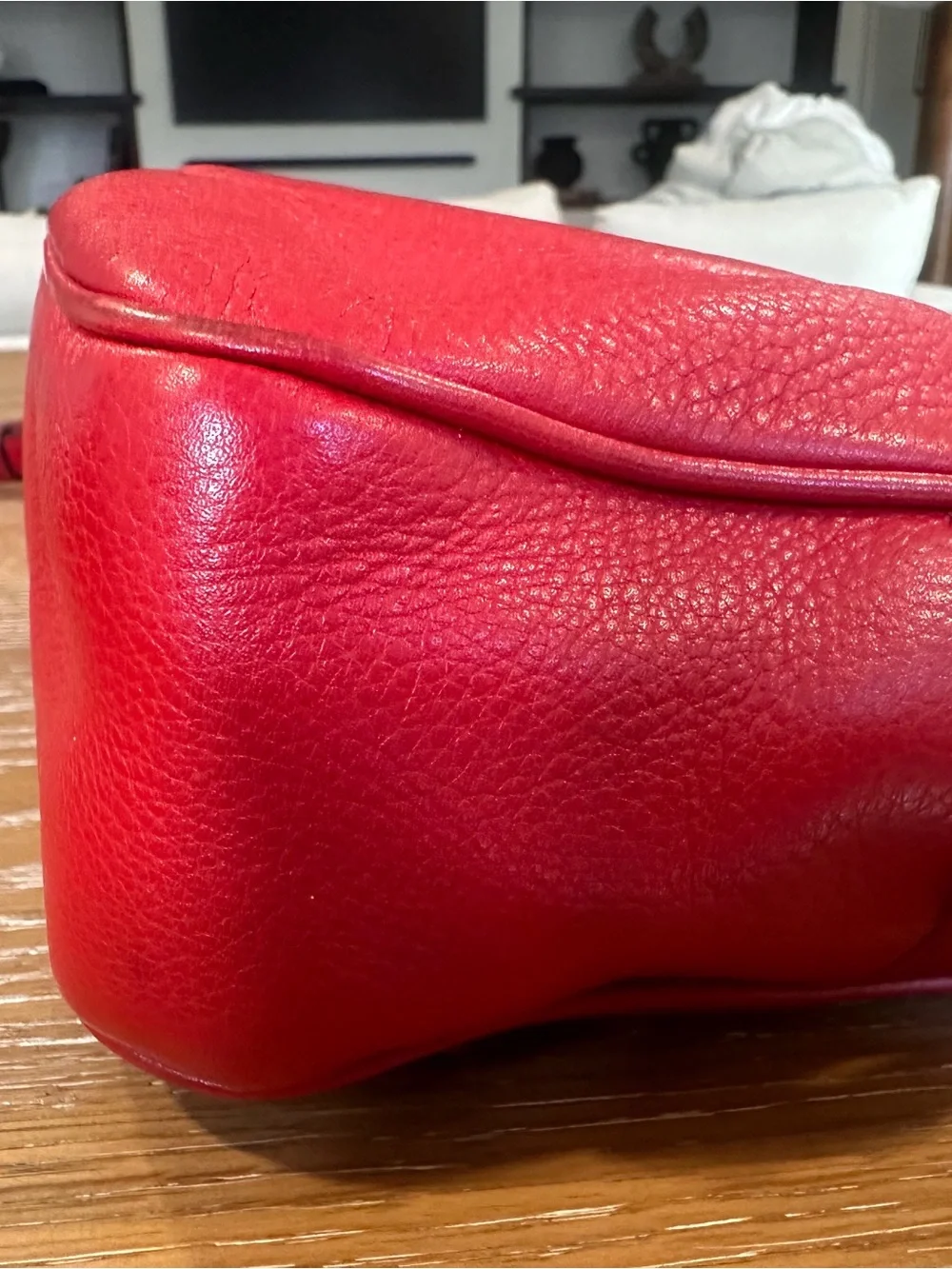 Gucci Red Leather Shoulder Bag with Embossed Double G - Picture 2 of 5